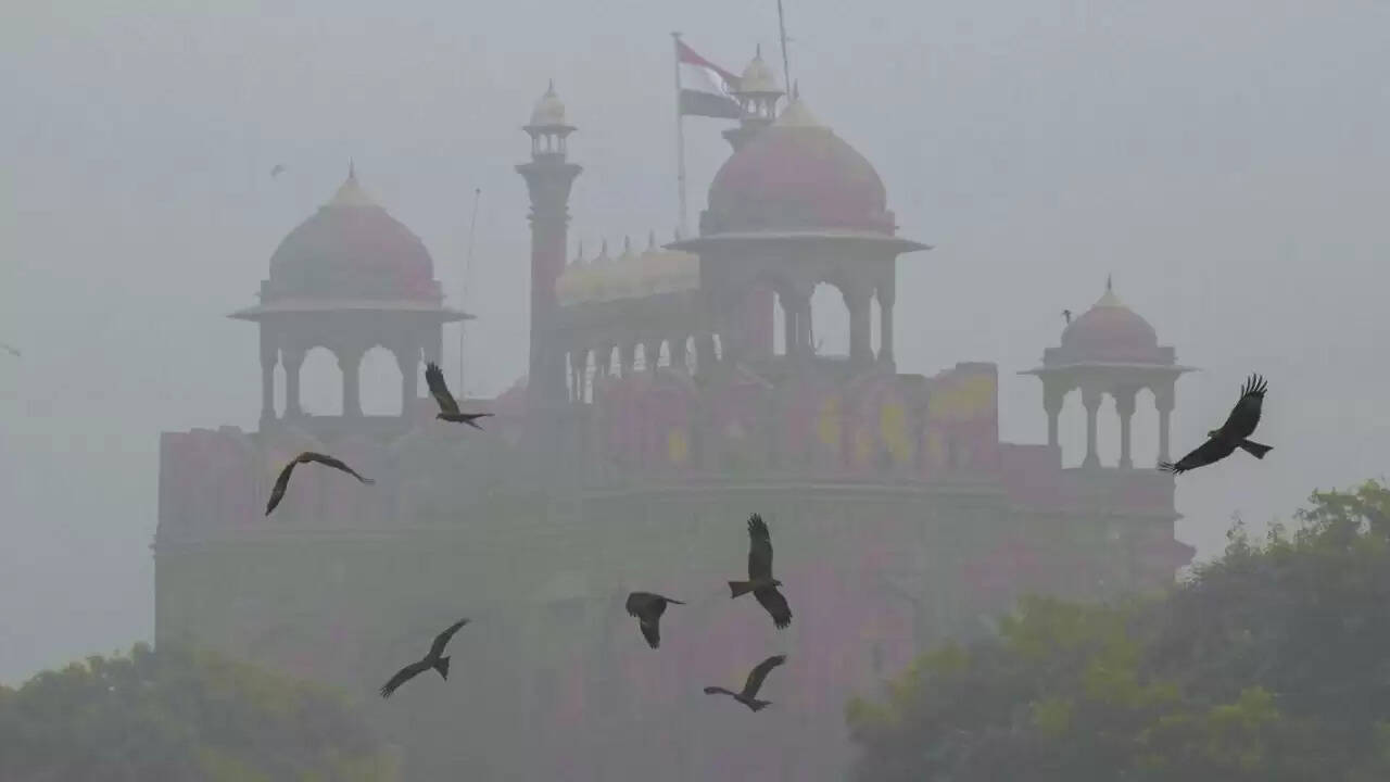दिल्ली-NCR में प्रदूषण का संकट: हवा की गुणवत्ता बेहद खराब