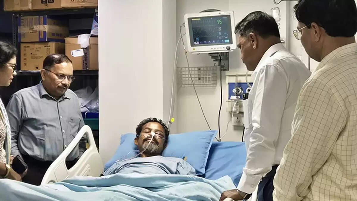 सीएम हेमंत सोरेन ने पूर्व हॉकी खिलाड़ी विमल लकड़ा के स्वास्थ्य की ली जानकारी