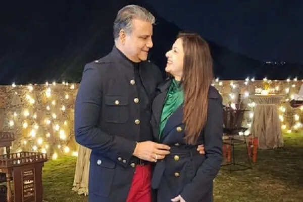 भाग्यश्री ने रोमांटिक अंदाज में गाया 'अगर तुम मिल जाओ', पति को किया समर्पित