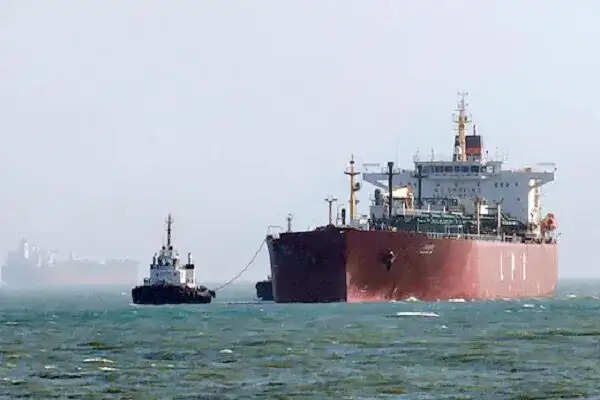 भारत का टैंकर &lsquo;जग लाडकी&rsquo; सुरक्षित रूप से पहुंचा गुजरात, स्ट्रेट ऑफ होर्मुज पार किया