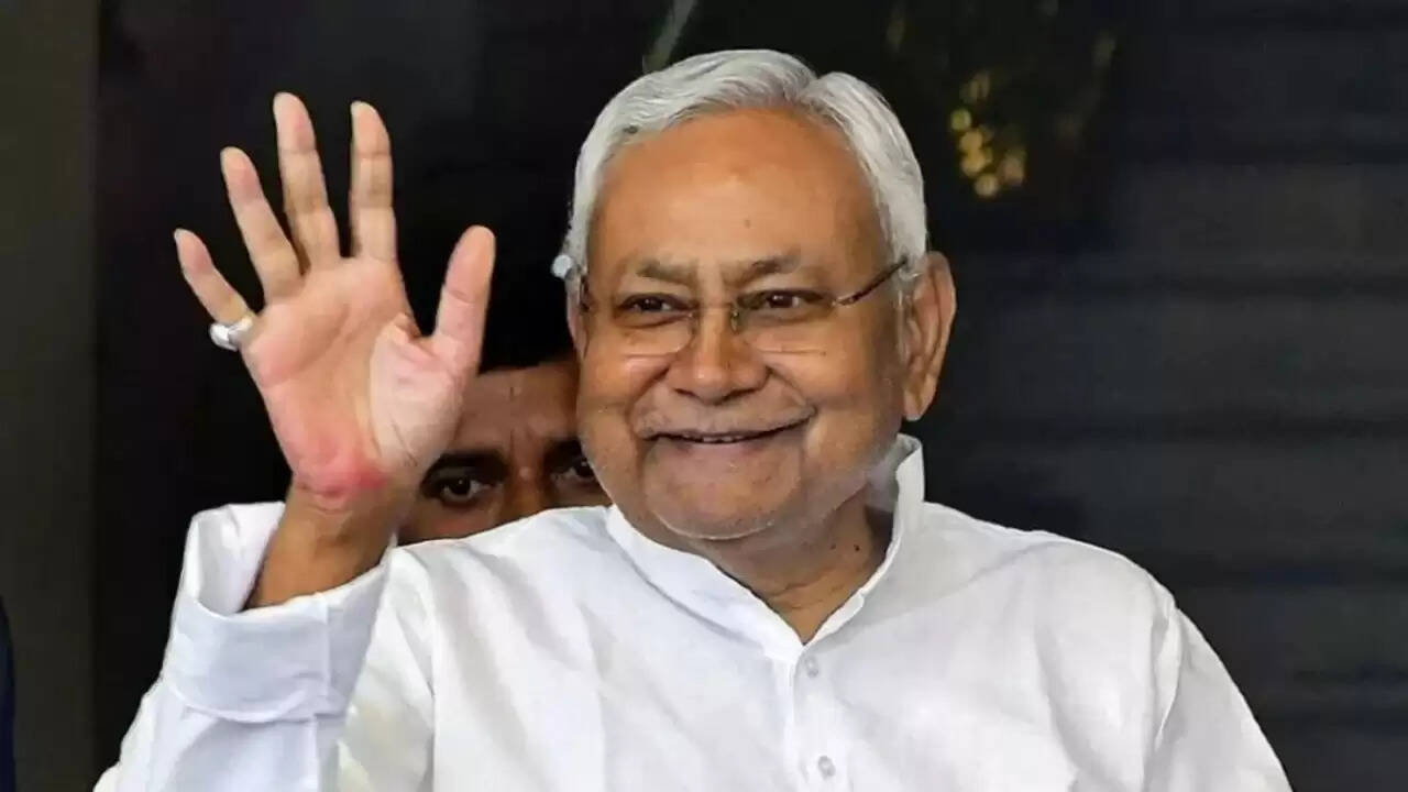 बिहार में नीतीश कुमार का बड़ा ऐलान: शिक्षा सहयोगियों के मानदेय में हुई दोगुनी वृद्धि
