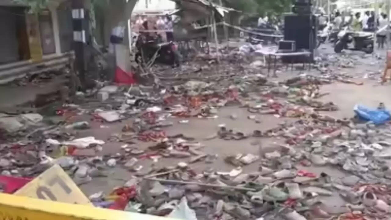 करूर भगदड़ मामले में सुप्रीम कोर्ट ने सीबीआई जांच का आदेश दिया