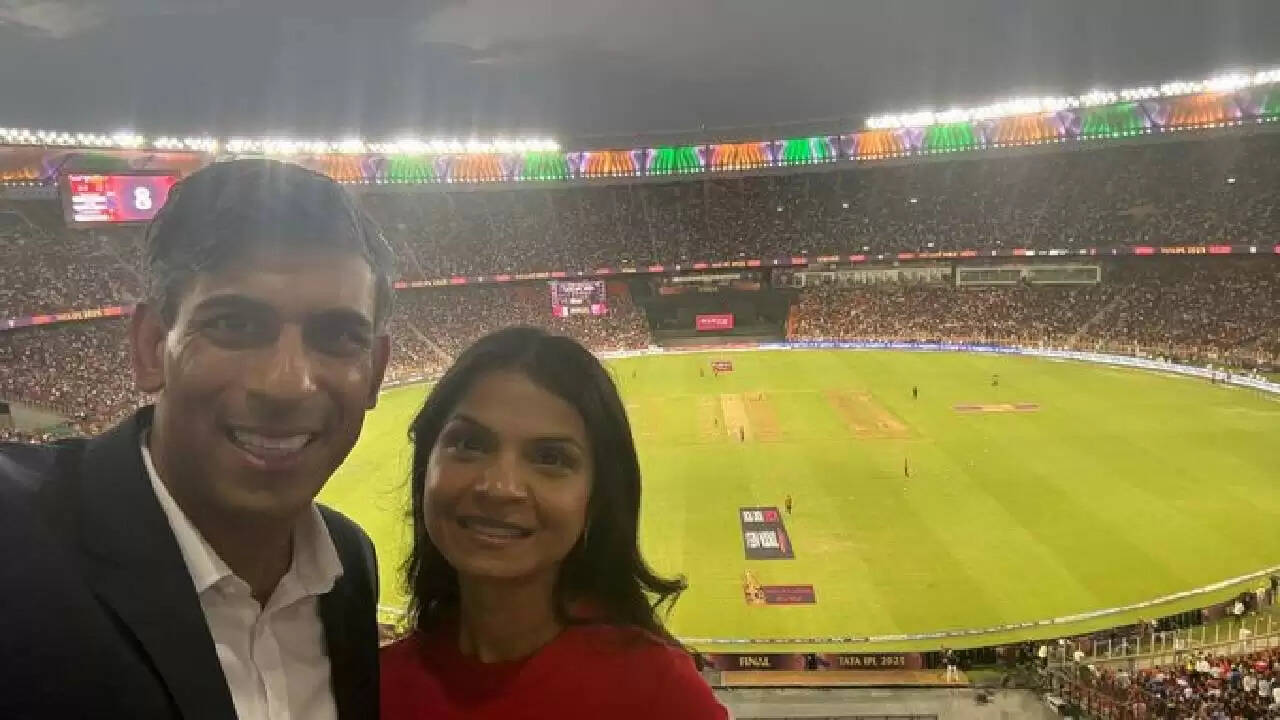 अहमदाबाद में IPL फाइनल में ऋषि सुनक का जोश और RCB की जीत