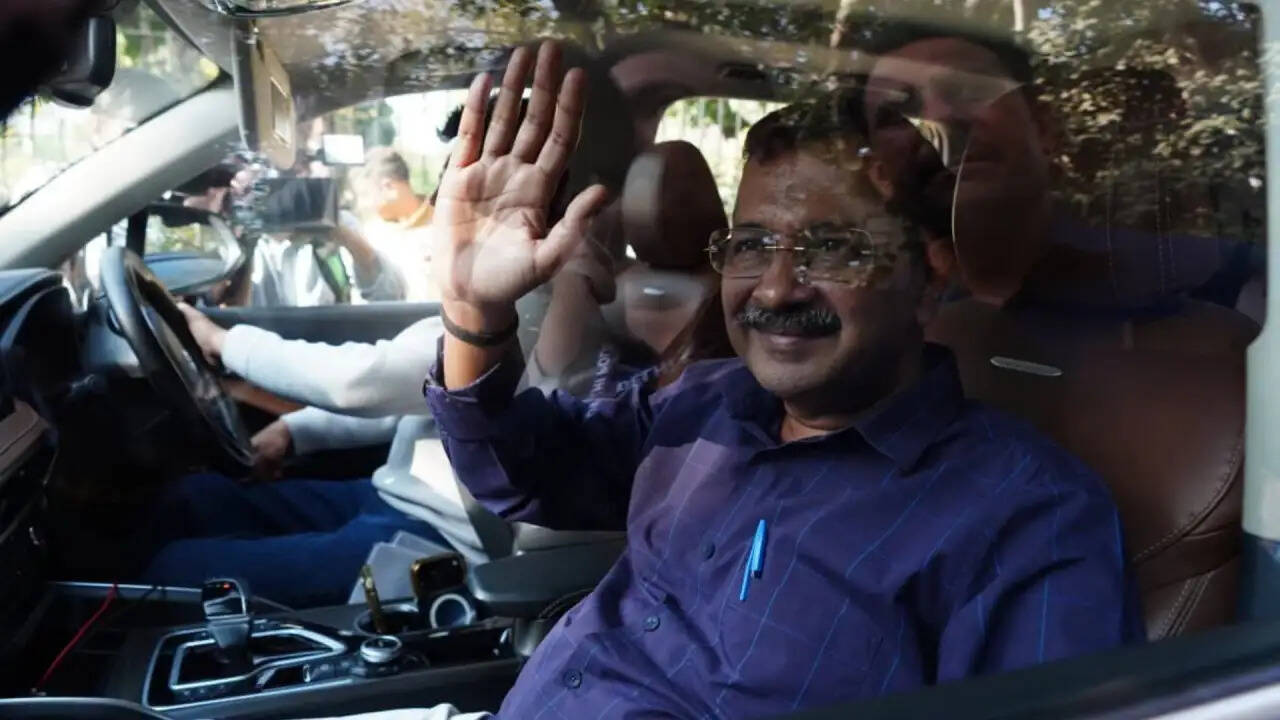 दिल्ली में केजरीवाल का आक्रामक रुख: भाजपा पर गंभीर आरोप