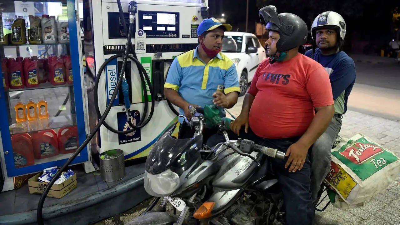 पेट्रोल-डीजल की कीमतों में स्थिरता: जानें ताजा रेट्स