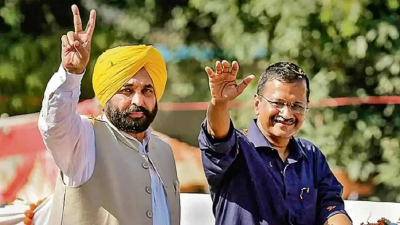 गुजरात में केजरीवाल का दौरा: AAP का भाजपा के खिलाफ जन समर्थन जुटाने का प्रयास