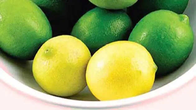 नींबू: एक सुपरफूड जो आपके स्वास्थ्य को बेहतर बनाता है