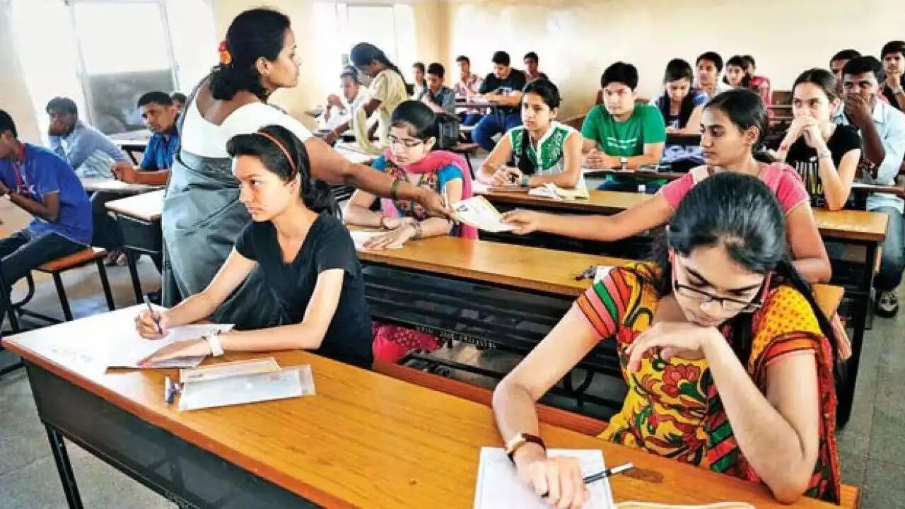 झारखंड में नीट परीक्षा के दौरान छात्रों को प्रश्न पत्र नहीं मिला
