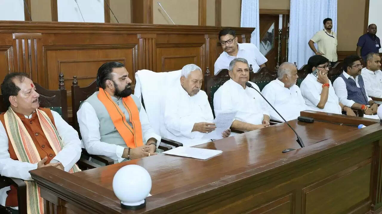 बिहार कैबिनेट की बैठक में महत्वपूर्ण निर्णय: मानदेय वृद्धि और विकास योजनाएं