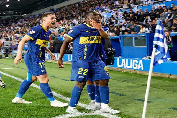 डेपोर्टिवो अलावेस ने एफसी बार्सिलोना को 1-0 से हराया