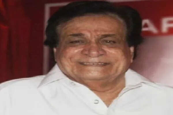 कादर खान: एक कठिन बचपन से लेकर फिल्मी दुनिया तक का सफर