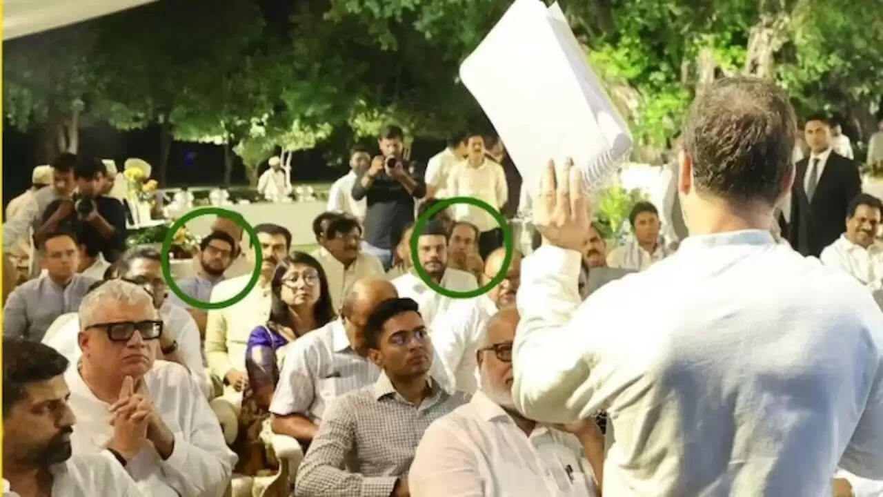 भाजपा और शिवसेना के बीच वाकयुद्ध: उद्धव ठाकरे का अपमान या रणनीति?