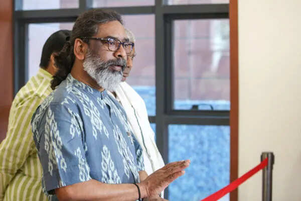 झारखंड में भीषण बस हादसे पर मुख्यमंत्री हेमंत सोरेन का शोक