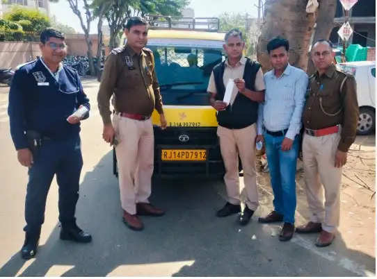 जयपुर पुलिस, परिवहन विभाग एवं शिक्षा विभाग का संयुक्त बाल वाहिनी जांच अभियान