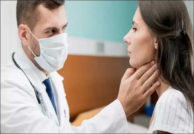 गले के कैंसर के लक्षण और बचाव के उपाय