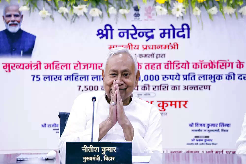 भाजपा का नीतीश कुमार को किनारे करने का प्रयास: चुनावी रणनीति पर सवाल