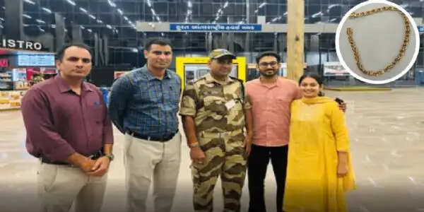 सूरत एयरपोर्ट पर सीआईएसएफ की ईमानदारी की मिसाल: 24 घंटे में महिला यात्री का 3.5 लाख रुपये का सोने का कंगन लौटाया
