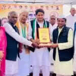 कांग्रेस का वोट चोरी के खिलाफ प्रदर्शन, राष्ट्रपति को सौंपा ज्ञापन