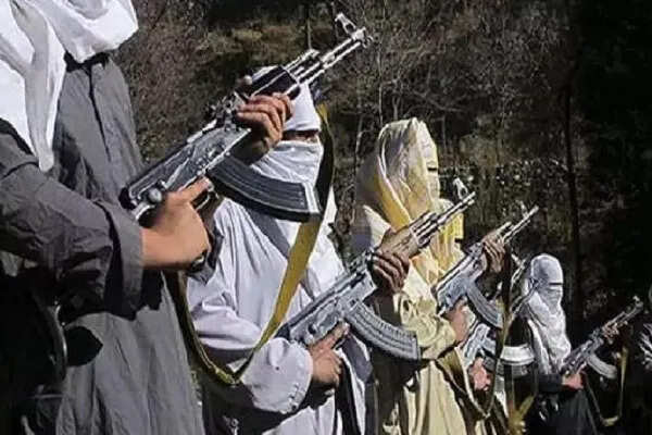 पाकिस्तान की सेना ने कश्मीर में आतंकवाद को पुनर्जीवित करने की योजना बनाई