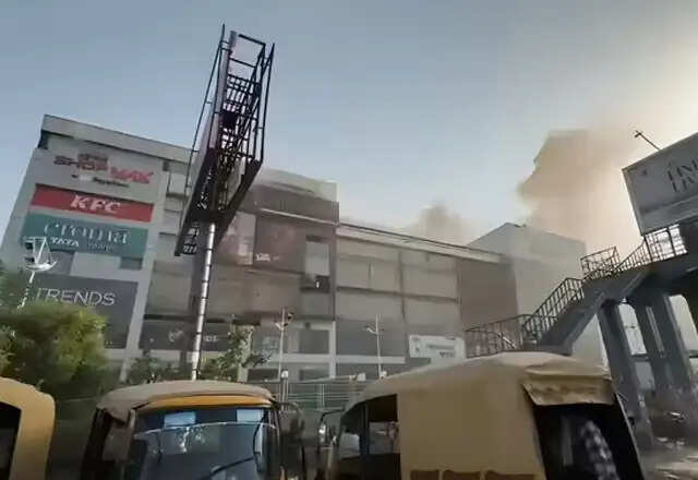 गाजियाबाद के पैसिफिक मॉल में सिनेमा हॉल में आग, दमकल विभाग की तत्परता से टला बड़ा हादसा