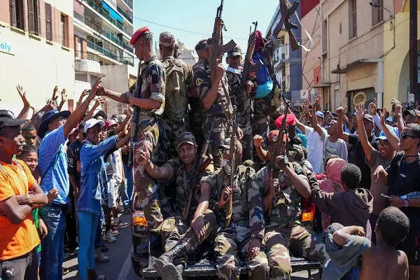 बेनिन में सेना ने किया तख्तापलट, राष्ट्रपति को हटाने का किया दावा