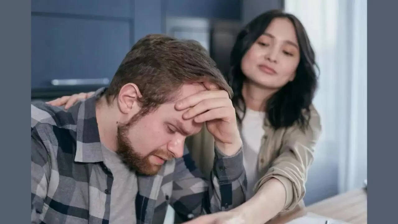 एकतरफा प्यार: पहचानें और इससे बाहर निकलने के उपाय