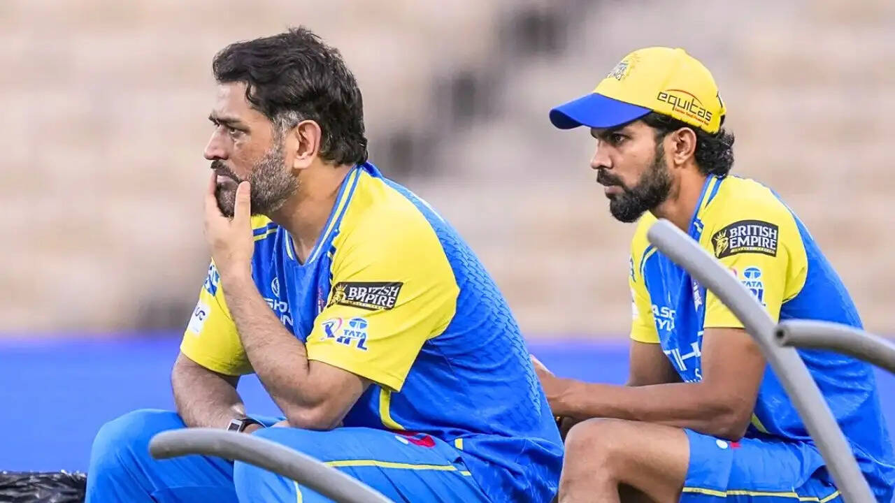 क्या MS धोनी ने लिया IPL 2026 से रिटायरमेंट? फैंस की चिंता बढ़ी