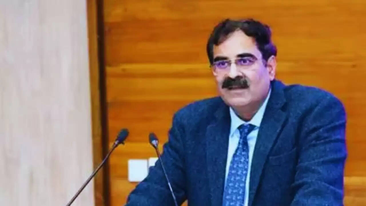 दिल्ली के नए मुख्य सचिव बने राजीव वर्मा: जानें उनके प्रशासनिक सफर के बारे में