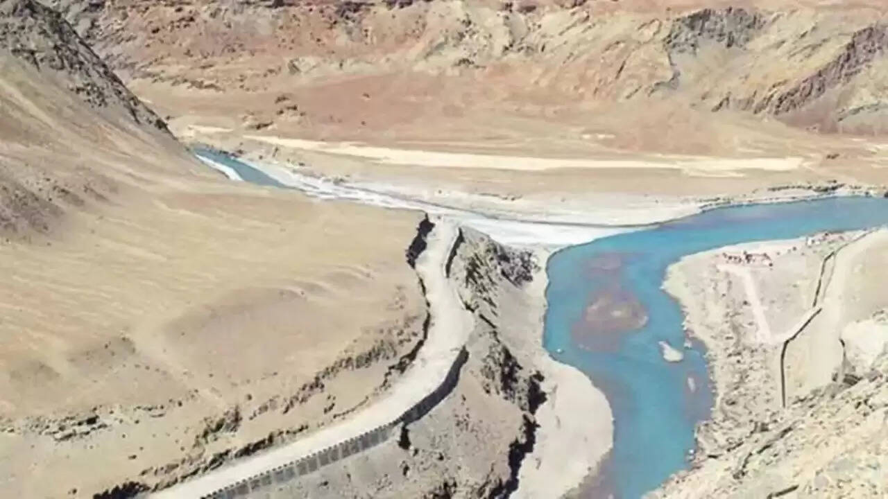 भारत का गंगा जल समझौते पर सख्त रुख, बांग्लादेश में चिंता