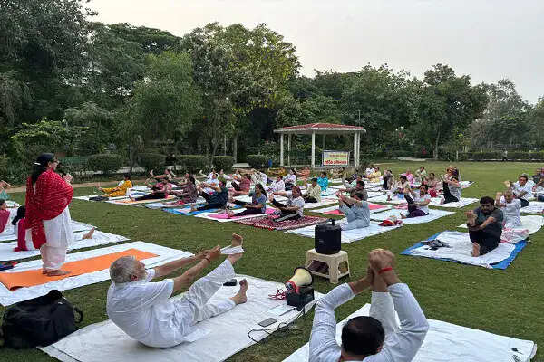 योग शिविर में तनाव और अवसाद से मुक्ति का संदेश