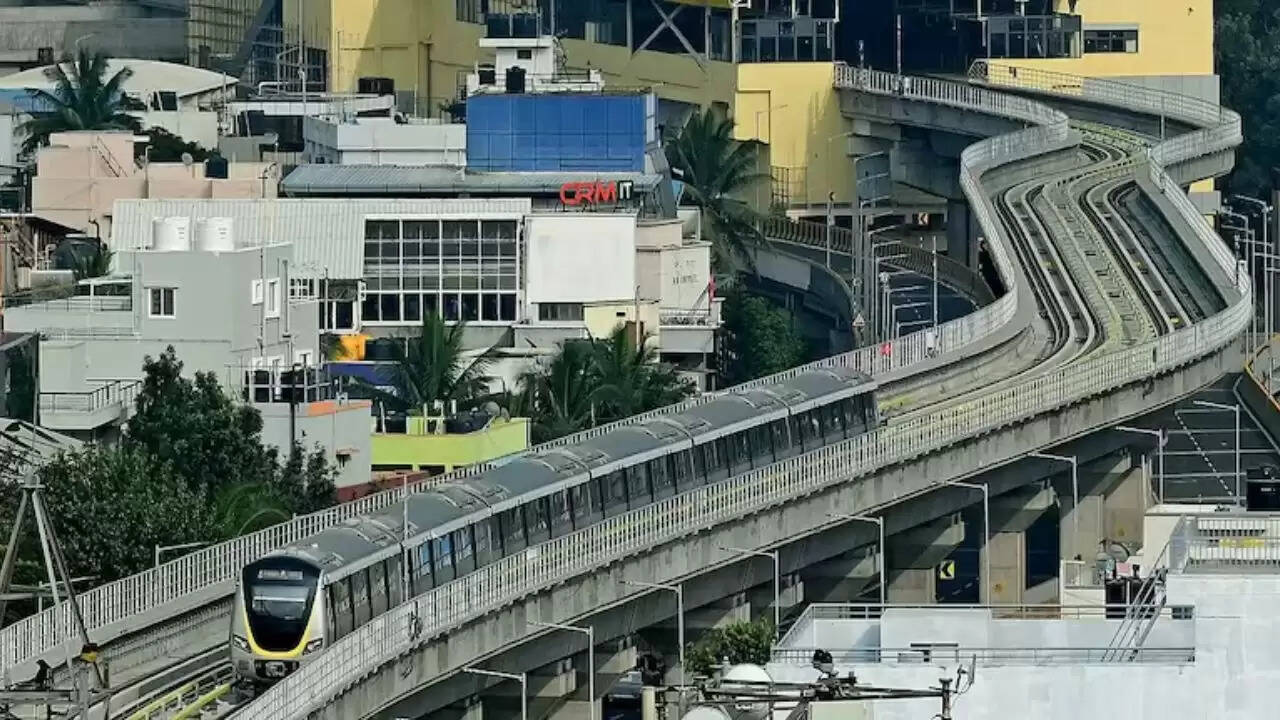 बेंगलुरु मेट्रो में महिला के साथ छेड़छाड़: क्या है पूरा मामला?