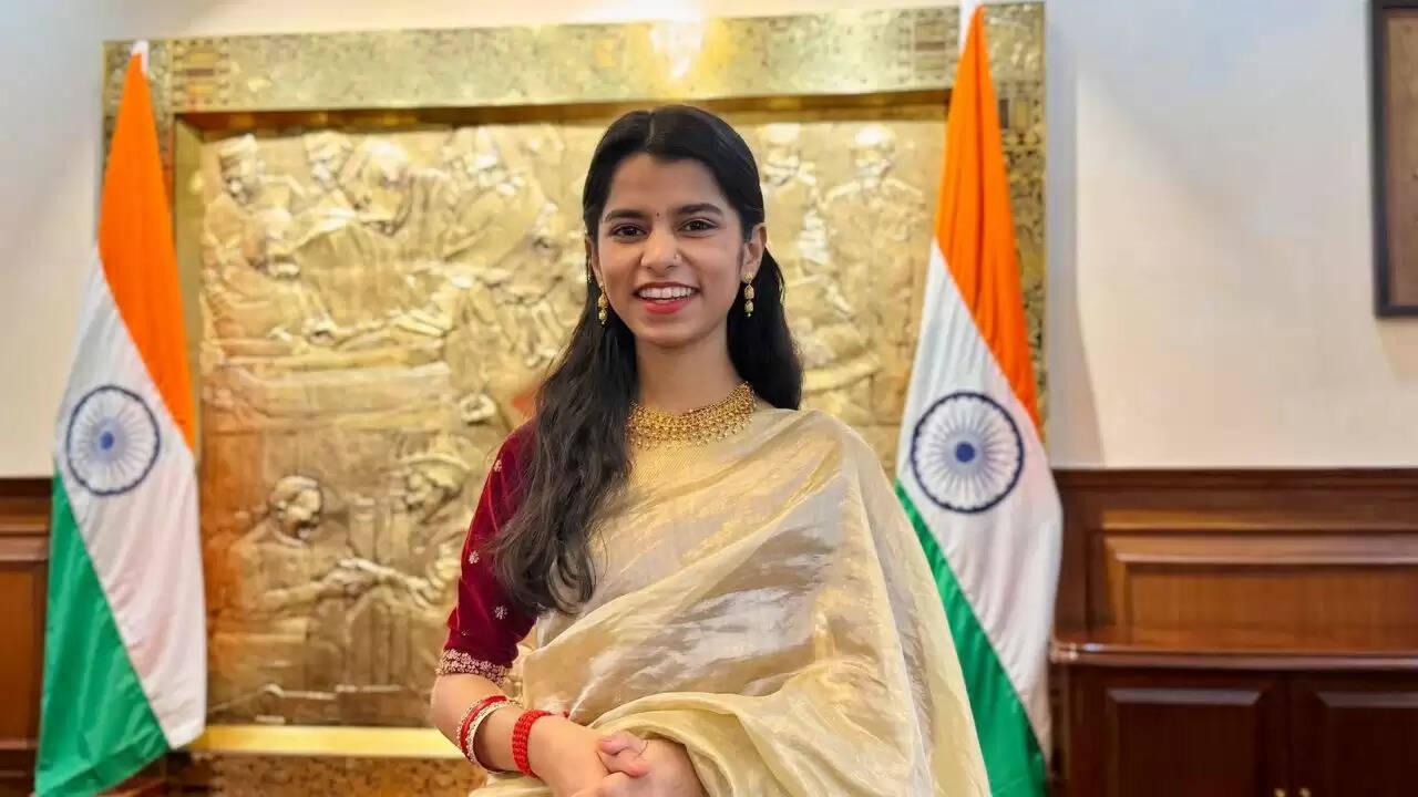 मैथिली ठाकुर का बीजेपी में शामिल होना: बिहार चुनाव में संभावित भूमिका