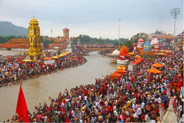 गुरु पूर्णिमा: ज्ञान की ओर ले जाने वाले गुरुओं का सम्मान