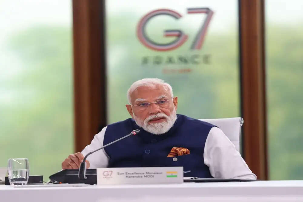 प्रधानमंत्री मोदी ने जी7 शिखर सम्मेलन में आर्थिक विकास पर चर्चा की
