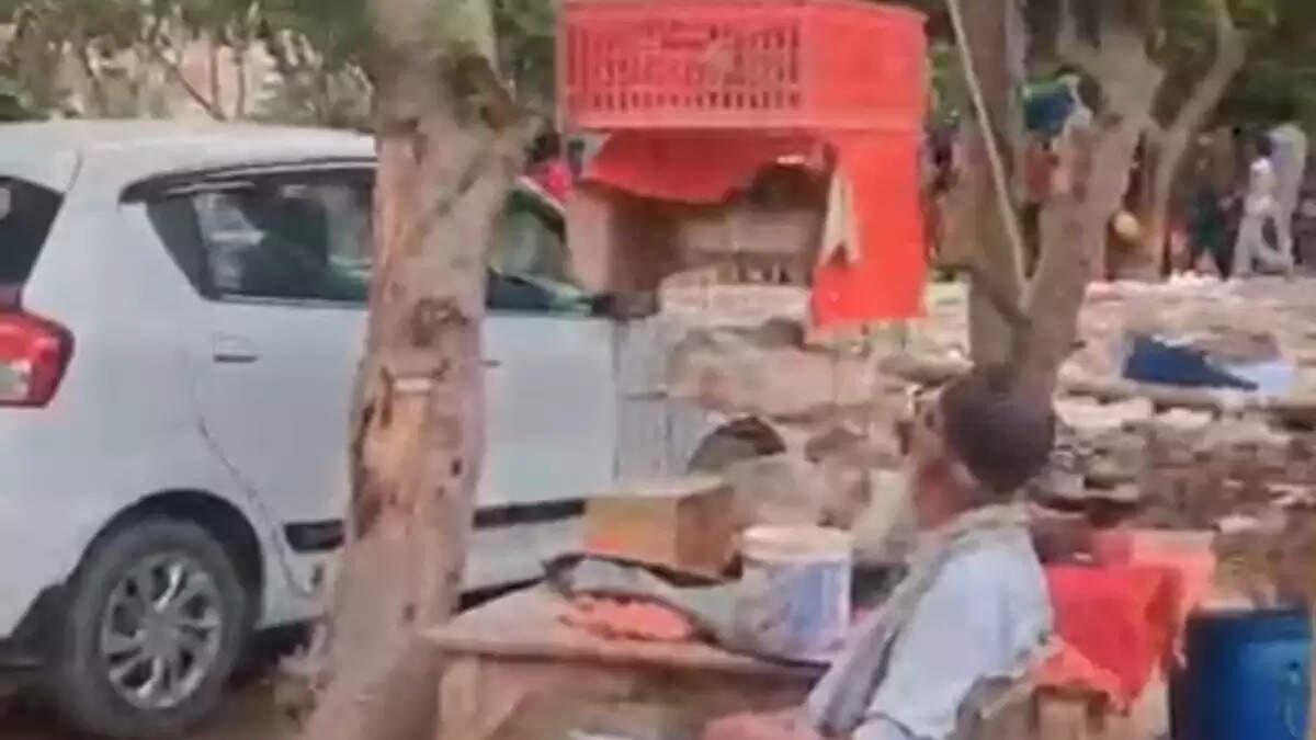 ग्रेटर नोएडा में कांवड़ यात्रा के दौरान अवैध मीट शॉप बंद करने की मांग