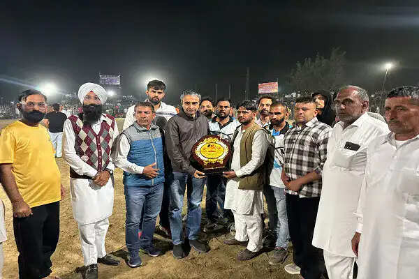 अनुराग ढांडा ने धनौरी में कबड्डी कप में युवाओं को खेलों के प्रति प्रेरित किया