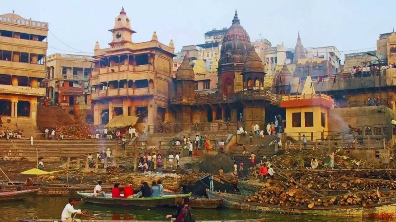 वाराणसी का मणिकर्णिका घाट: आस्था और आधुनिकता के बीच संघर्ष