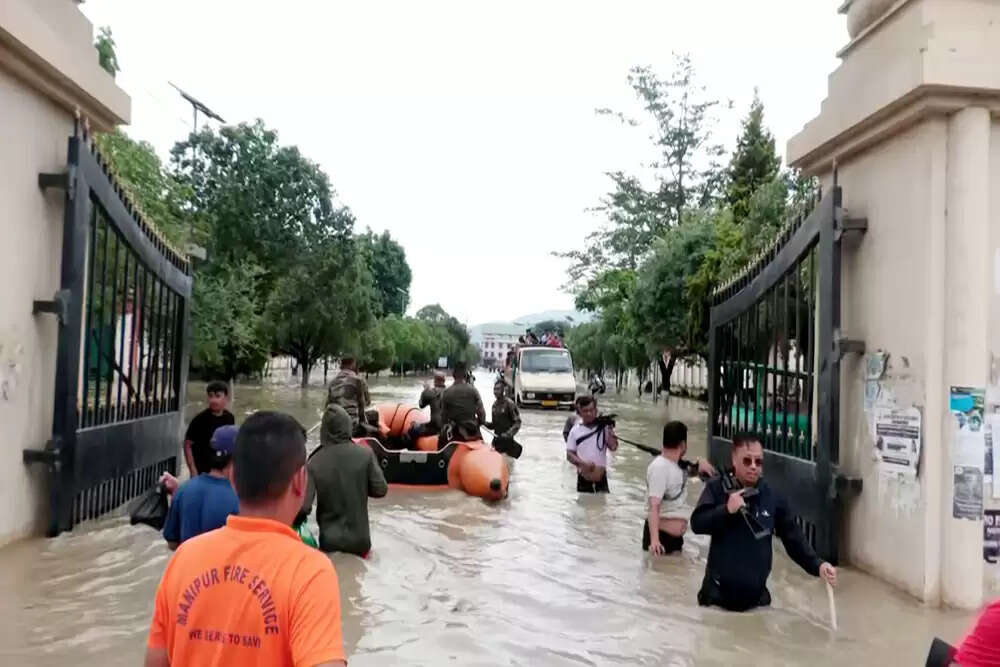 पूर्वोत्तर भारत में बाढ़ राहत कार्यों में तेजी, सेना और एनडीआरएफ सक्रिय