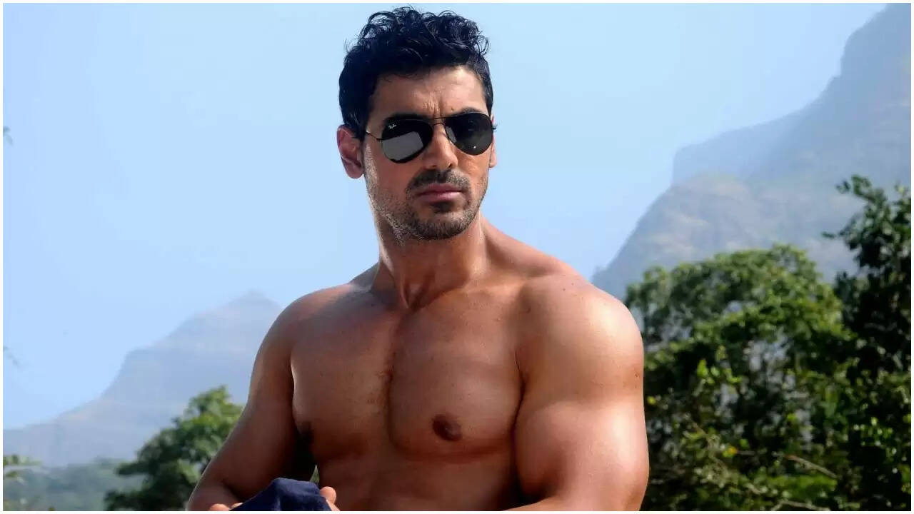 जॉन अब्राहम का 53वां जन्मदिन: एक्शन से कॉमेडी तक का सफर