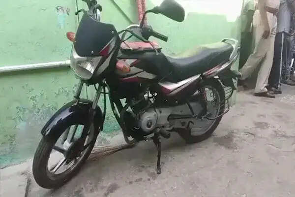 पुंगनूर में परिवार की दर्दनाक मौत: बंद कमरे में बाइक का इंजन चालू रहना बना कारण