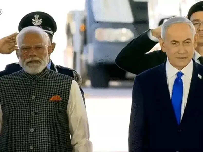 पीएम नरेंद्र मोदी का इजराइल दौरा: ऐतिहासिक स्वागत और महत्वपूर्ण बैठकें