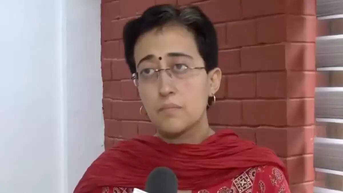 आतिशी ने दिल्ली सरकार पर उठाए सवाल, मिडिल क्लास की परेशानियों का किया जिक्र