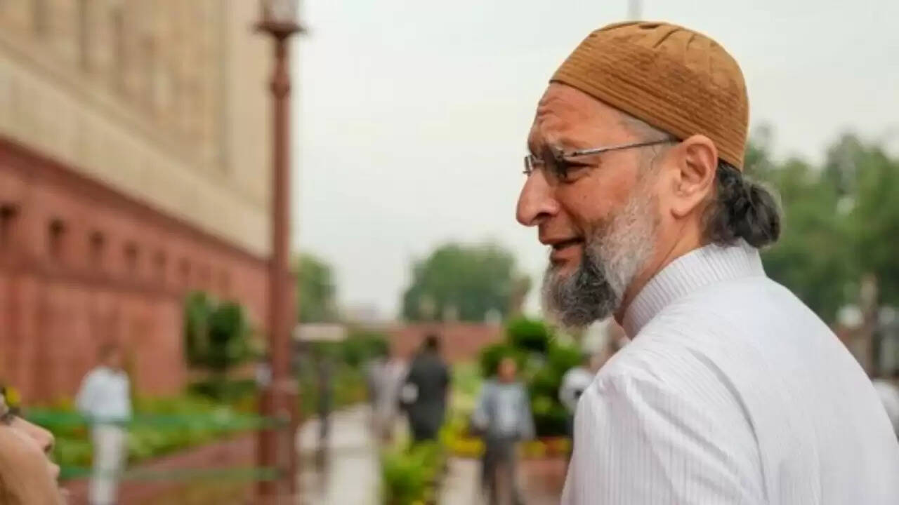 असदुद्दीन ओवैसी ने ट्रंप के टैरिफ फैसले पर कड़ी प्रतिक्रिया दी