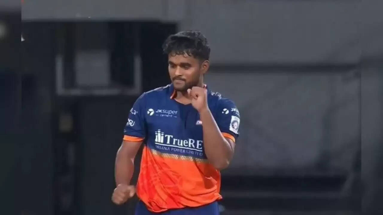 RCB ने आईपीएल 2026 के लिए मंगेश यादव को 5.20 करोड़ में खरीदा