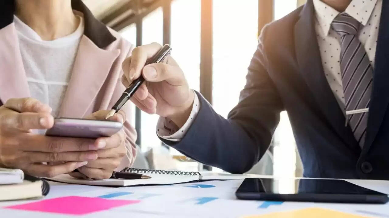 बिजनेस की दुनिया के महत्वपूर्ण शब्द: समझें और बनें स्मार्ट ग्राहक