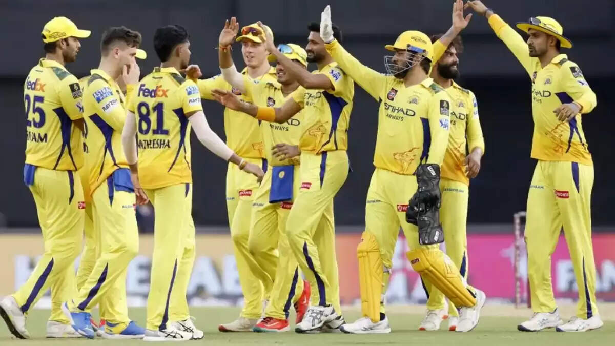 CSK ने 10 खिलाड़ियों को किया रिलीज, धोनी ने तैयार की अंतिम सूची