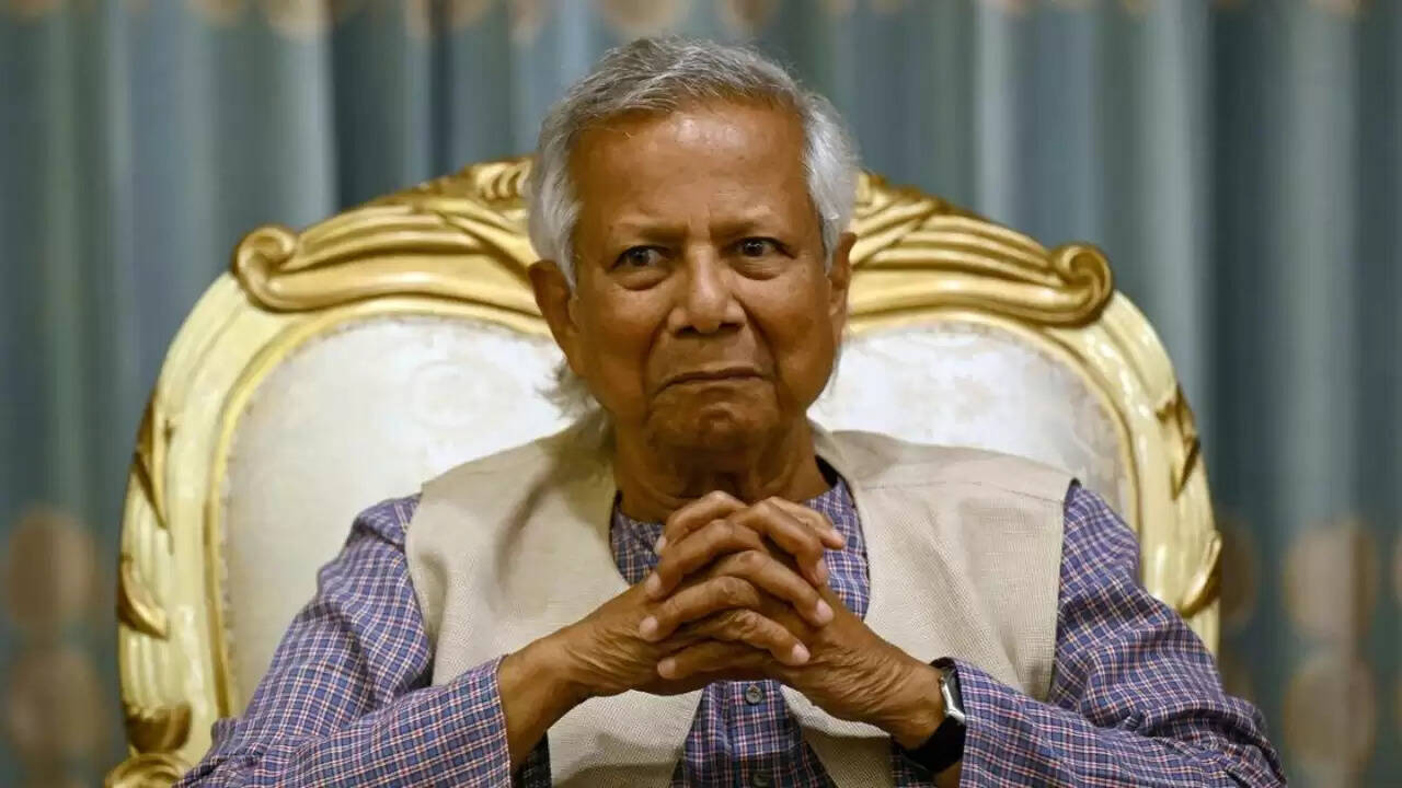 बांग्लादेश में भारतीय नागरिकों के वर्क परमिट पर संकट, हादी हत्या मामले में सख्त कार्रवाई की चेतावनी