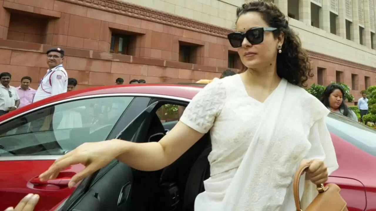 क्या नाम परिवर्तन से महात्मा गांधी की विरासत को कमजोर किया जा रहा है? जानें पूरी कहानी