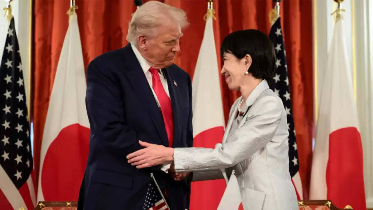 डोनाल्ड ट्रंप का जापान दौरा: टोक्यो में गूंजे ड्रम और अनोखा अंदाज