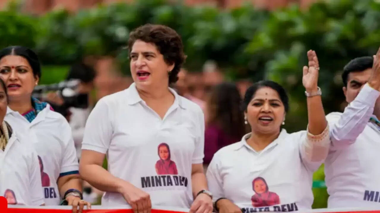 बिहार में मतदाता सूची संशोधन पर विपक्ष का विरोध प्रदर्शन